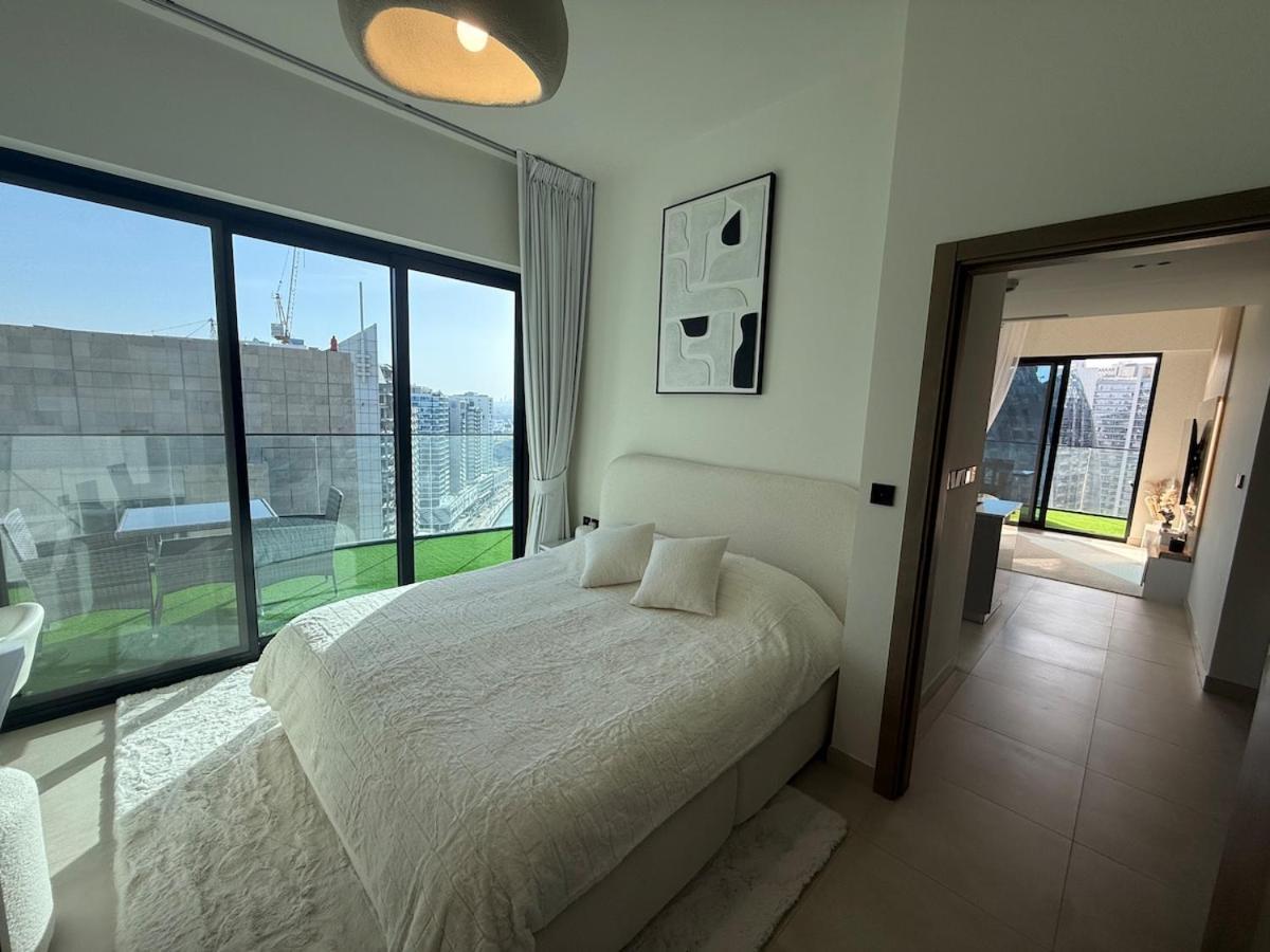 Elegant & Luxury 2Br Apartment Burj And Canal View Sabkhah Exterior photo