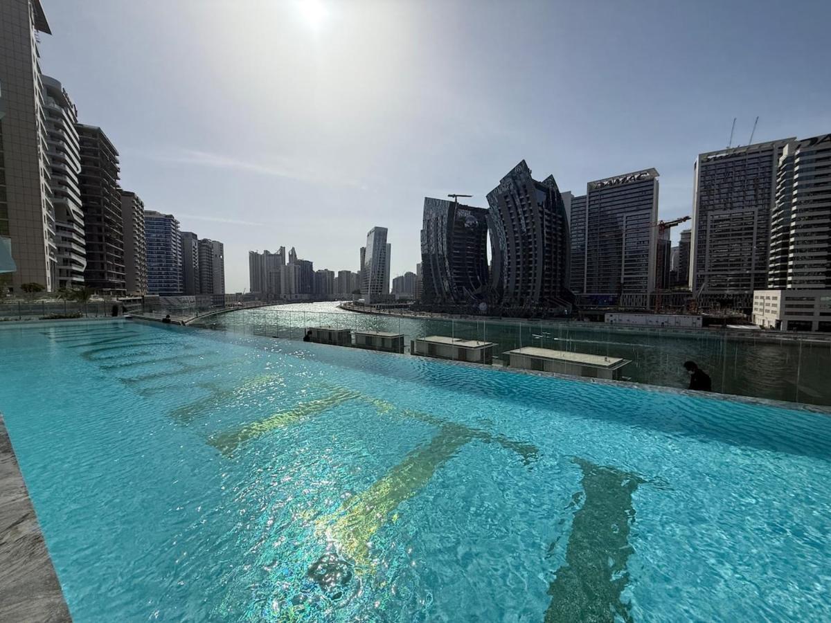 Elegant & Luxury 2Br Apartment Burj And Canal View Sabkhah Exterior photo